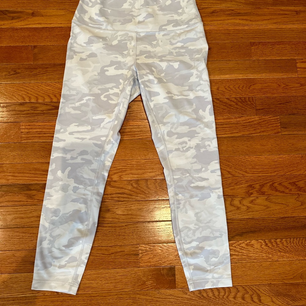 Lululemon wunder train high rise tight 25’